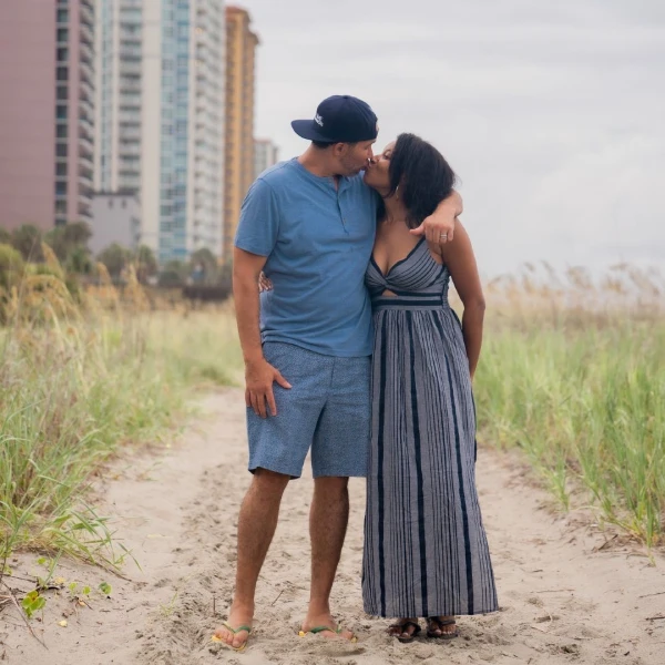 Tamika and Logan in Myrtle Beach kissing